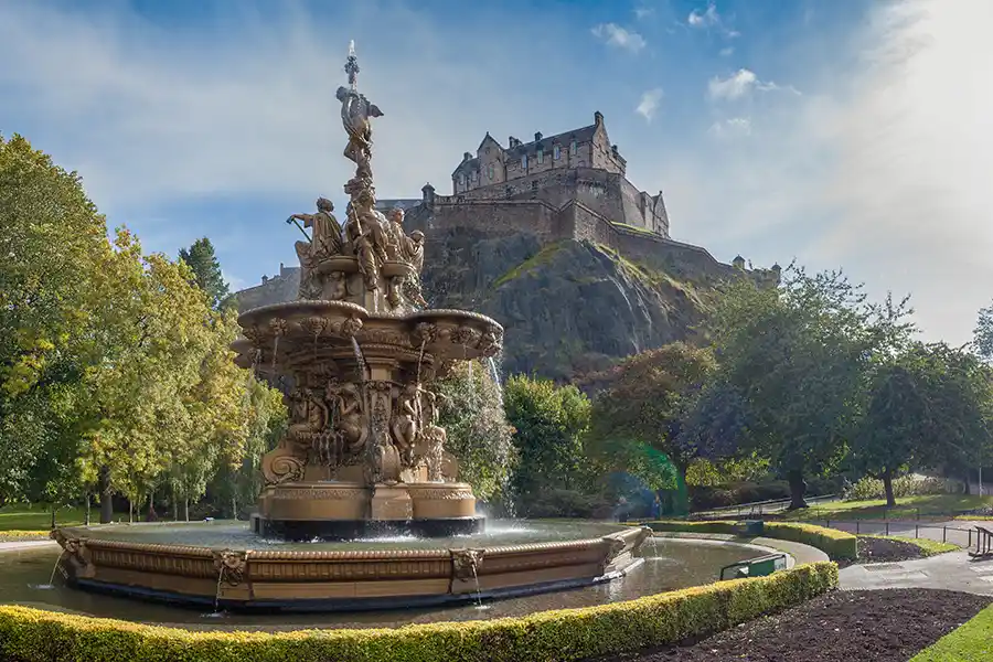 Ross Fountain with Edinburgh Castle